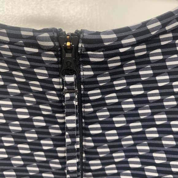 Lululemon &Go Til Dawn Dress Black White Deep Dive EUC - Picture 11 of 13